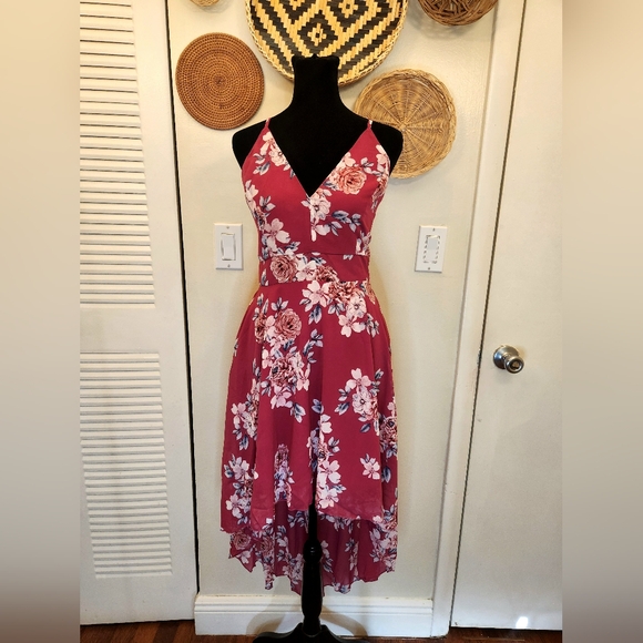 LAST ONE! High-low Floral Dress With Lace Back - Picture 7 of 11